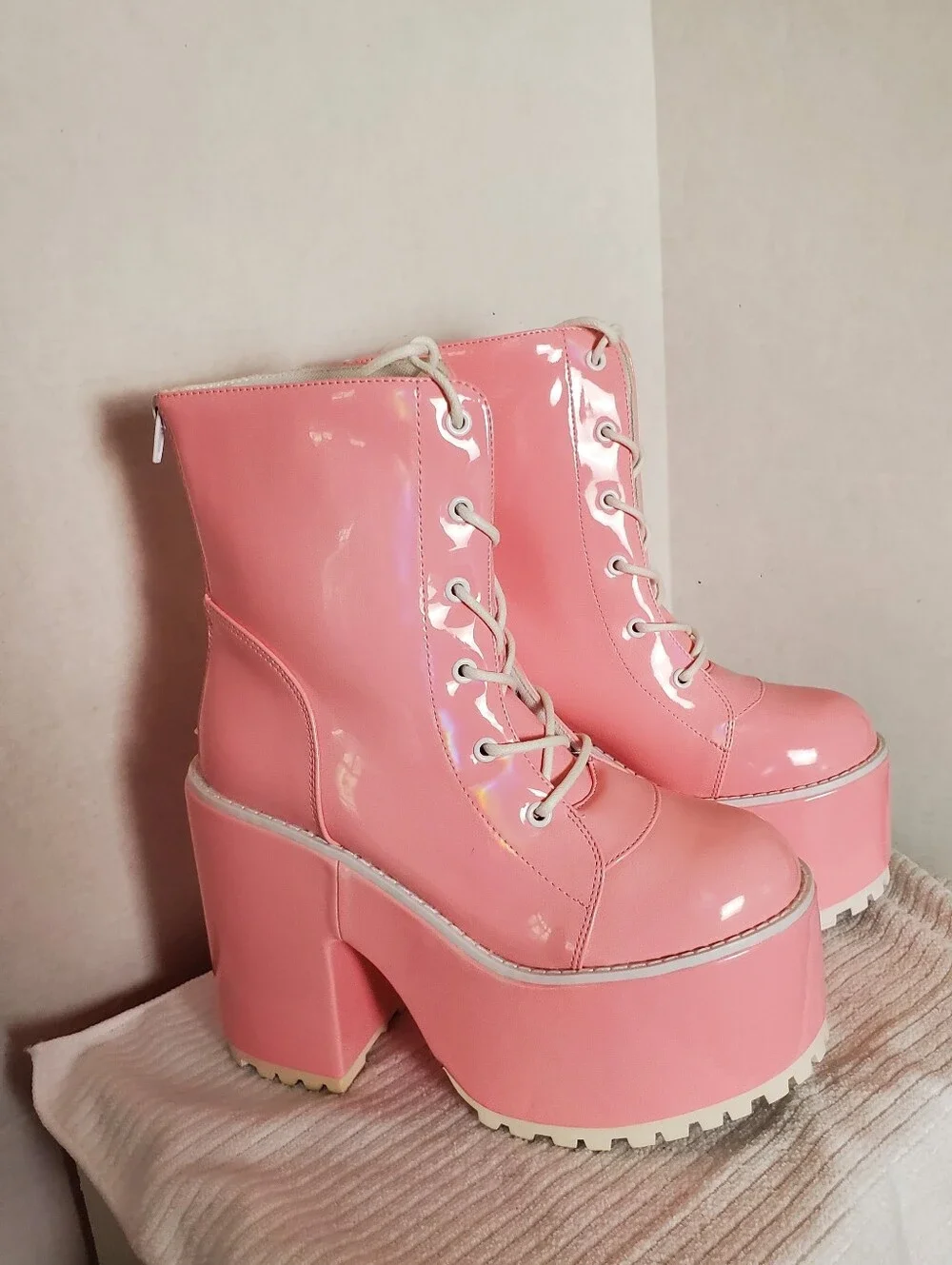 NEW IN BOX Y.R.U Smash - Pink Hologram Platform Boots SIZE: 8
